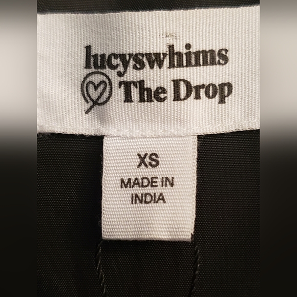 Lucywhims Back Cut-out Blazer - Picture 7 of 9